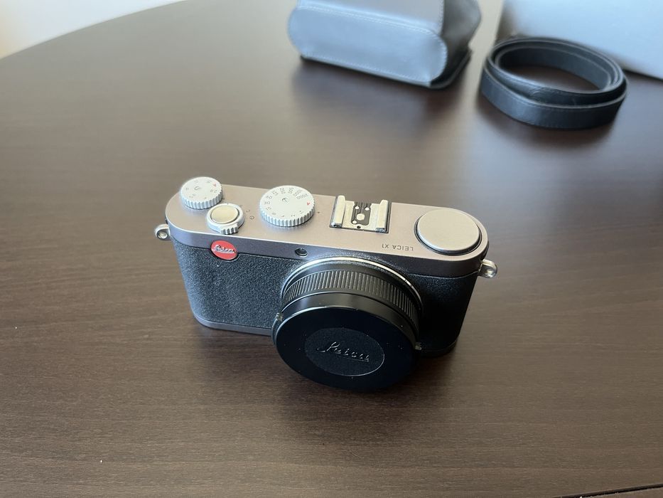 Leica X1 (camera + acessórios)