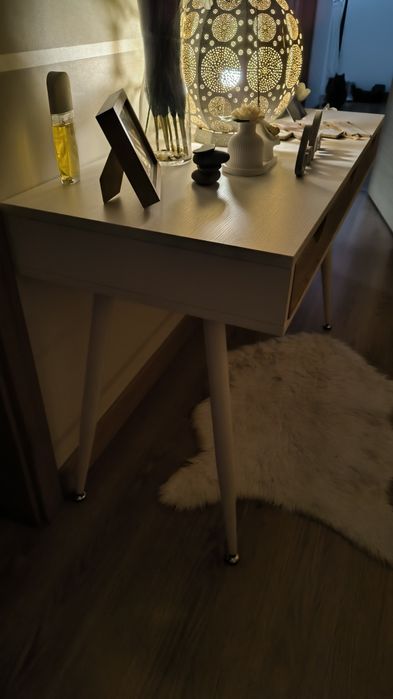 Cómoda branco e madeira