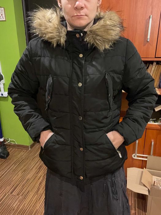 Kurtka zimowa czarna H&M z futerkiem r. 42