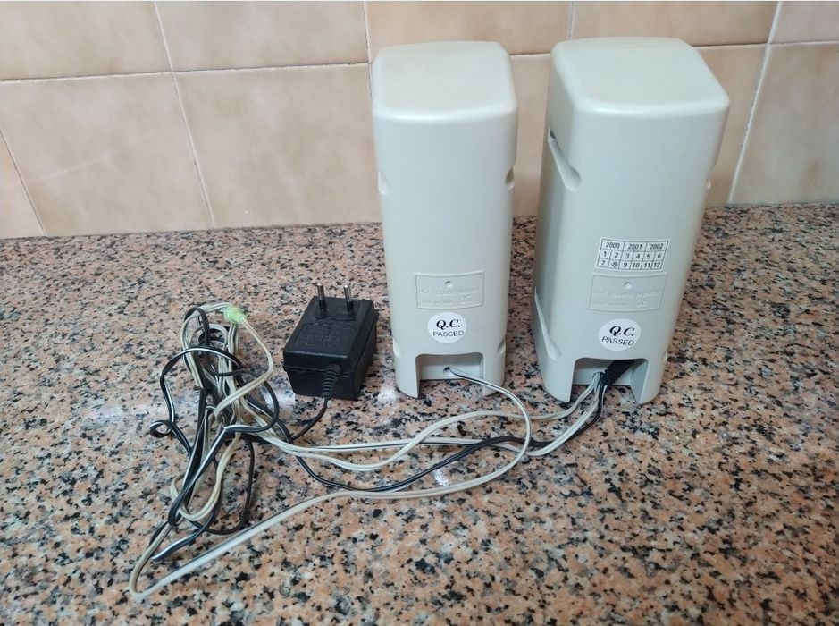 Coluna para computador jogos telemóvel mp3 mp4 etc... Casa quarto apartamento vivenda escritório gabinete carro cozinha.
