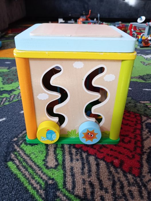 Kostka interaktywna dla dziecka