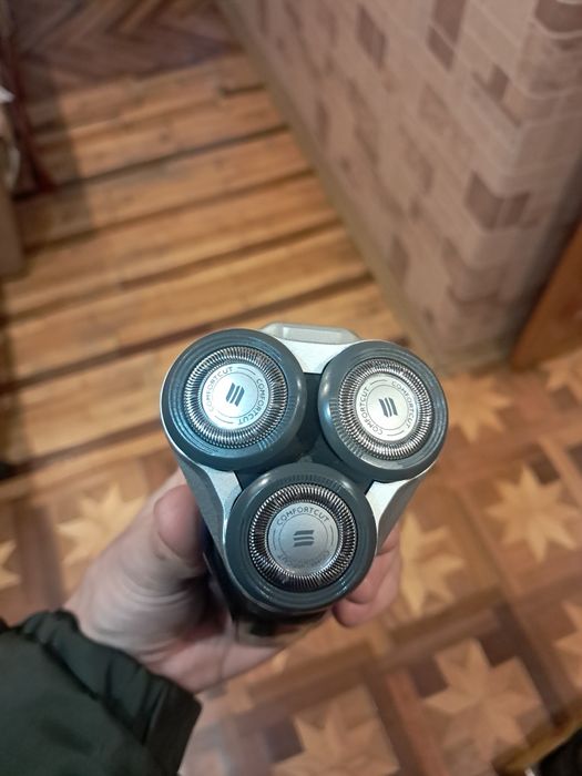 Бритва Philips AquaTouch