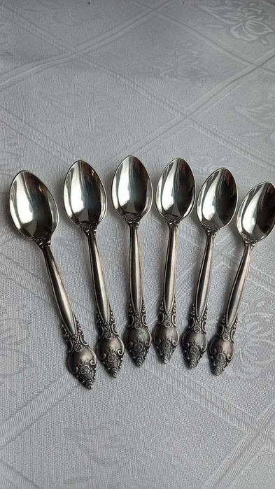 Столовые приборы.