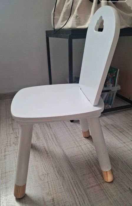Krzesełko dziecięce 2-4 lata stan bdb