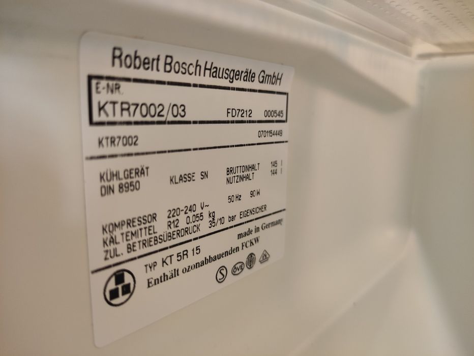 Mała biała lodówka chłodziarka Bosch