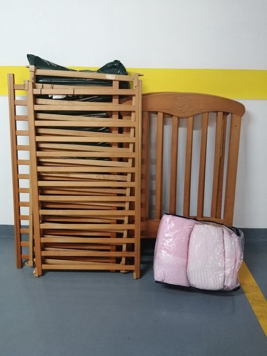 Cama de madeira para  bebé