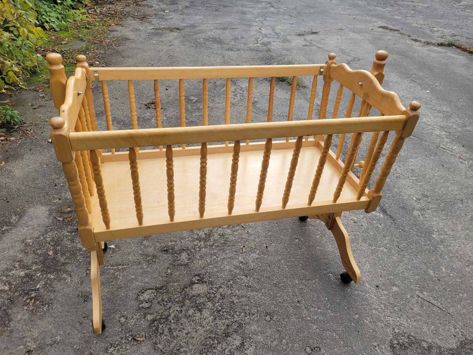 Колиска дерев'яна