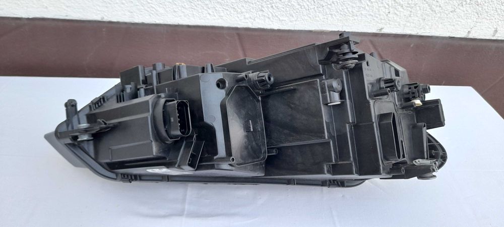 Reflektor przedni lewy VW Touran III Full Led  5TB  2016-