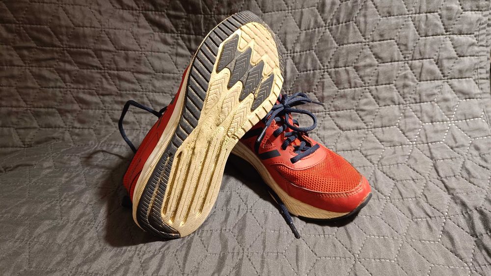 Buty New Balance 570 r. 37 czerwony z granatowym