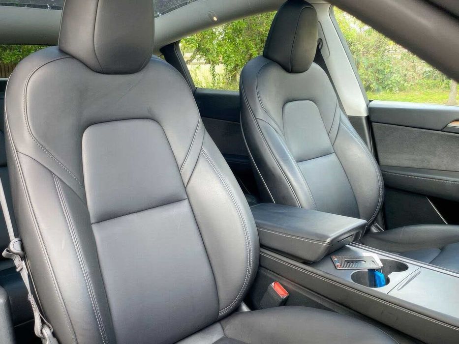 Tesla Model Y Long Range      2023