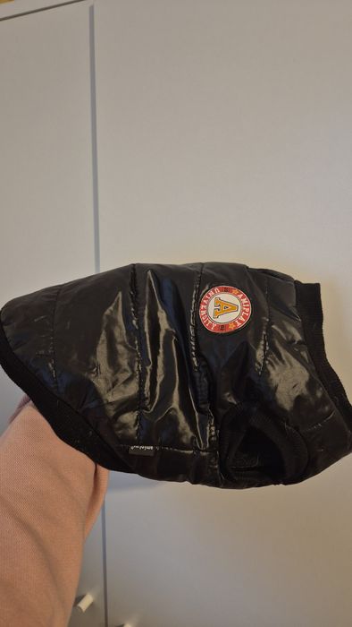 Czarna ocieplana  kurtka dla małego  pieska