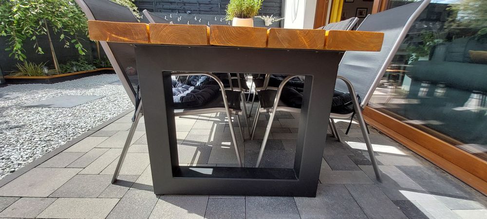 Stół ogrodowy lub do jadalni, nowy