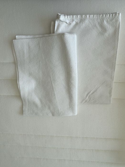 Sobrecolchão, resguardo, edredon e almofada para cama de bebé