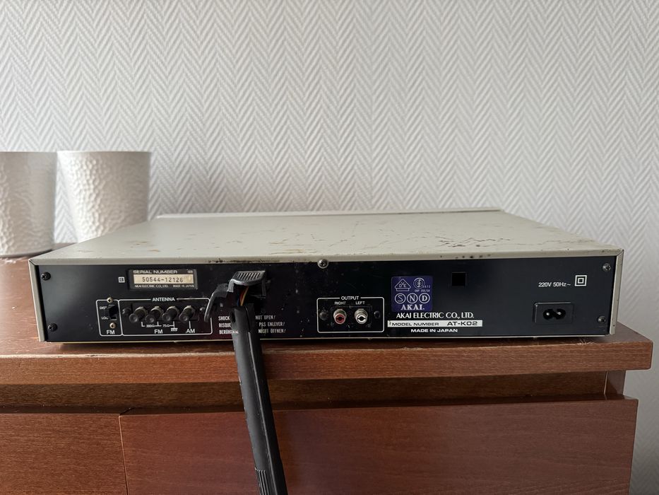 Tuner Akai AT-02