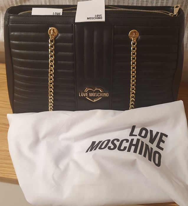Mala preta da Love Moschino
