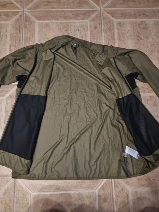 Kurtka wiatrowa adidas
