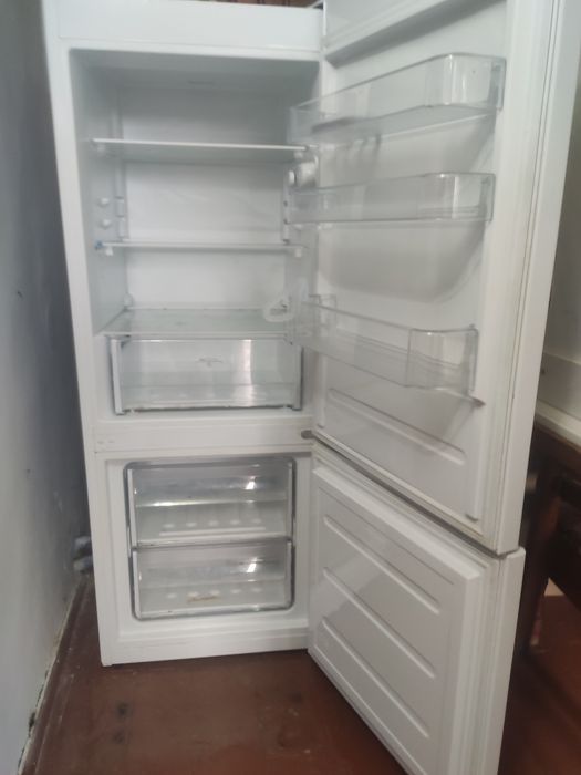 Продам холодильник