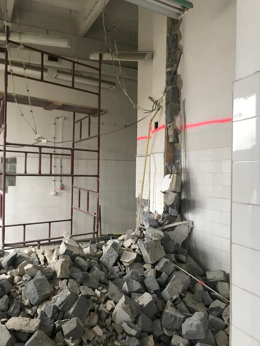 Wyburzenia rozbiórki kucie płytek