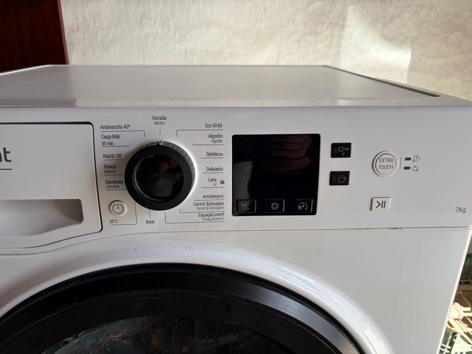 Máquina da roupa hotpoint