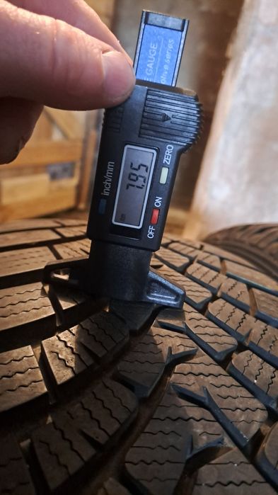 Opony  zimowe  Falken Eurowinter 225×60×18