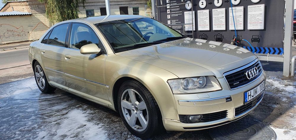 Крило Ауді А8Д3 крыла Audi A8D3