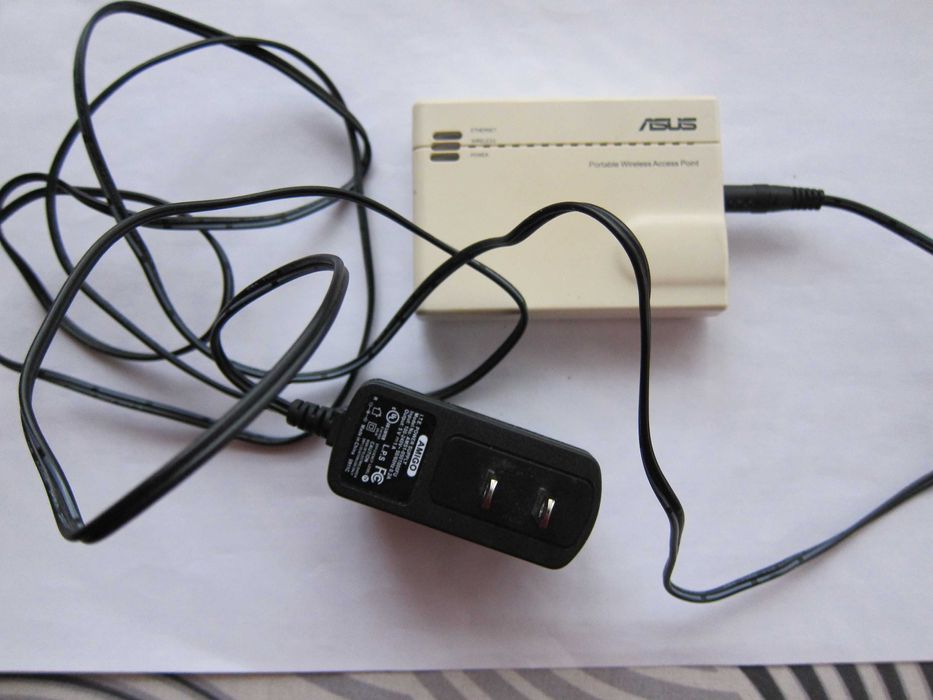 Точка доступу ASUS WL-330gE з блоком живлення