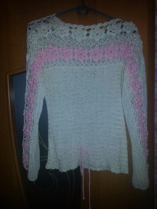 продам очень красивый ажурный свитер блузку