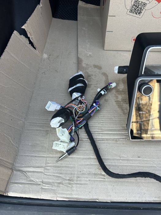 Продам магнитолу на Toyota Prado 150