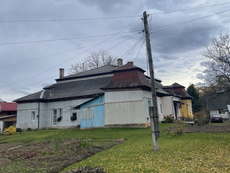 Продається квартира в центрі мальовничого  смт Перегінське