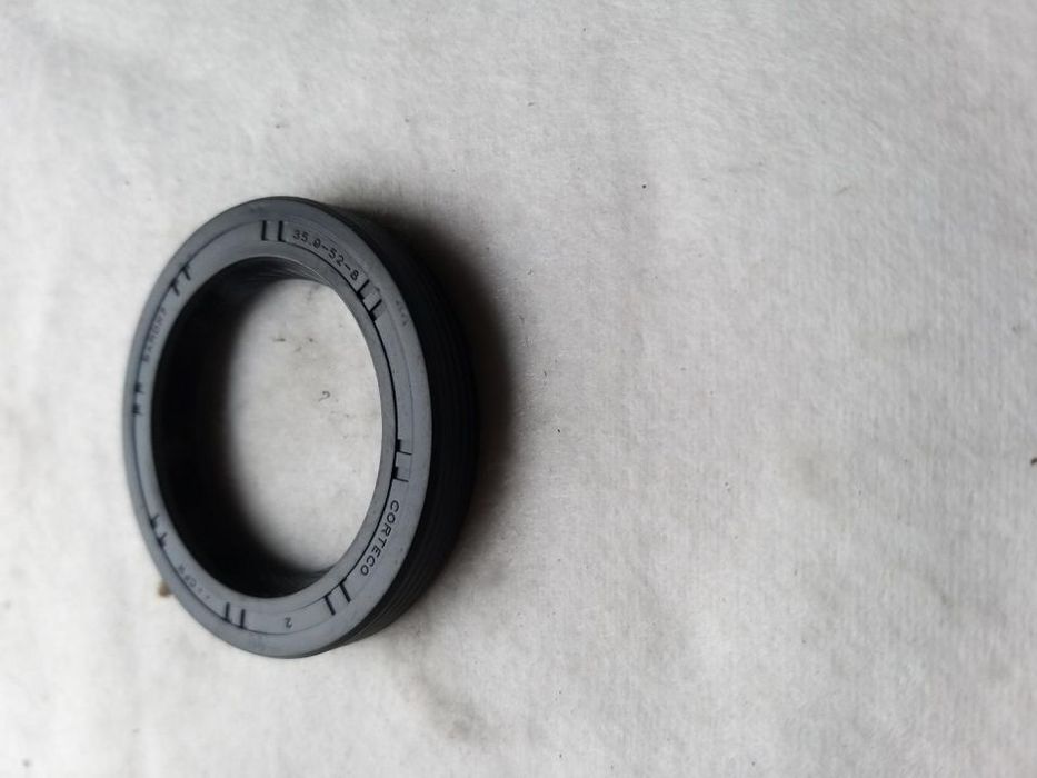 35,9X52X8  simering Uszczelniacz wałka  rozrządu   Polonez1.6