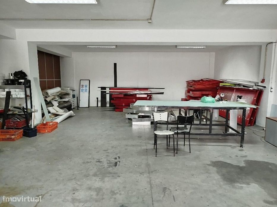 Armazém para arrendar em Pero Pinheiro - Sintra