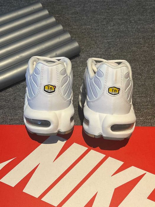 Air Max TN Plus White R.40