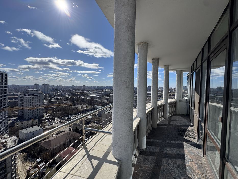 Без комісії Космополітан Сosmopolitan Дегтярівська 25А стильна класика