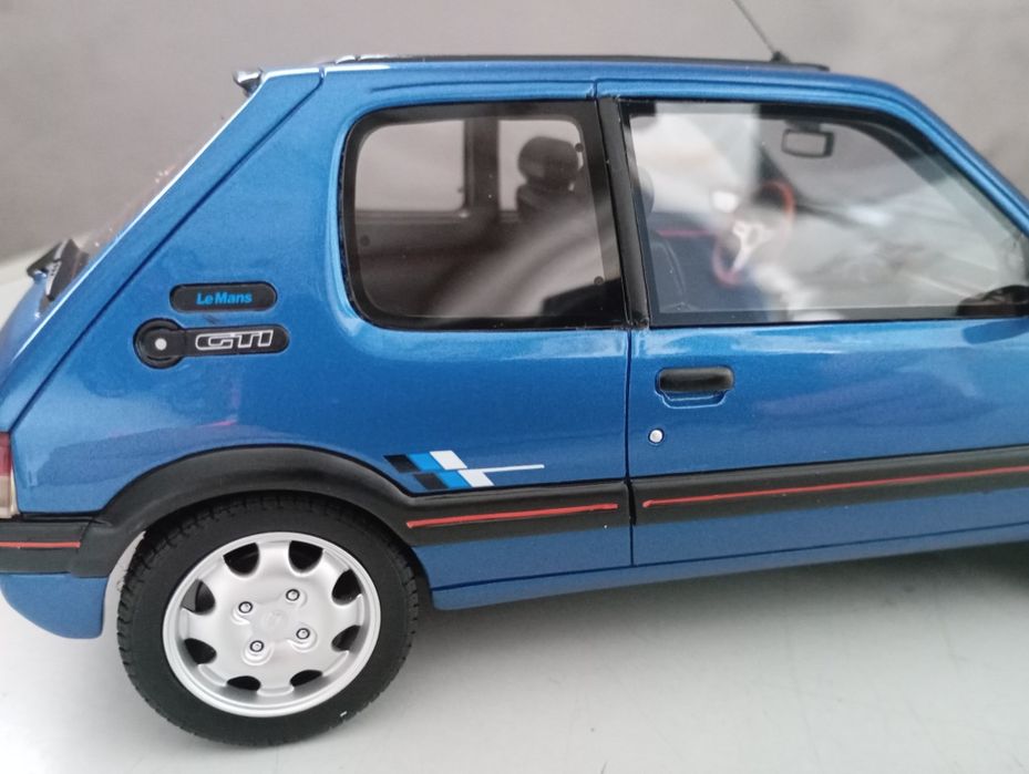 Miniaturas de carros 1.18