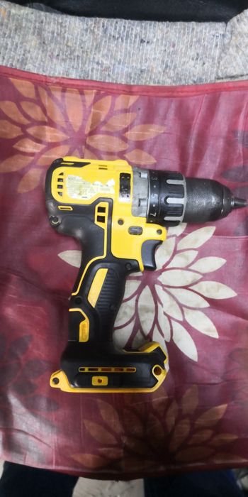 Dewalt DCD791  .