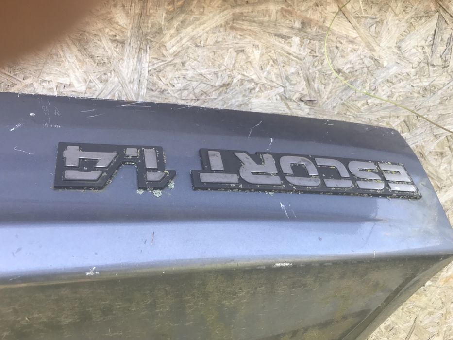 Кришка багажника форд ескорт