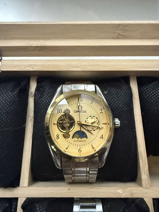 Продам механічний годинник Omega