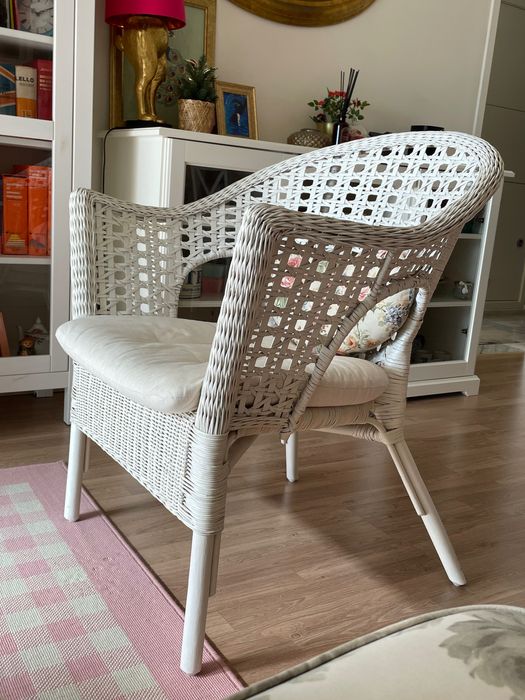 Cadeirão branco IKEA