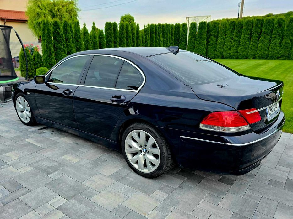 Samochód osobowy BMW 730i