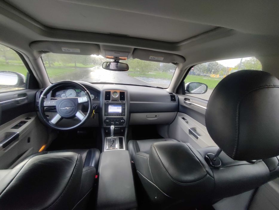 Samochód do ślubu Chrysler 300C SRT8 wynajem przejazdy teledyski