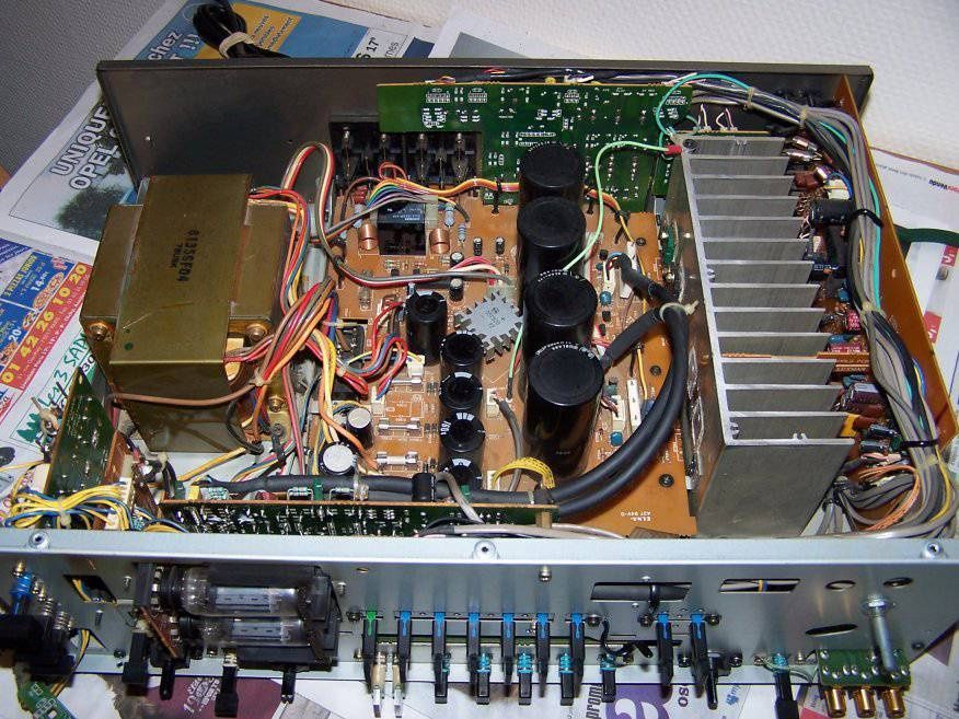 LUXMAN LV 105 U Amplificador Híbrido high end