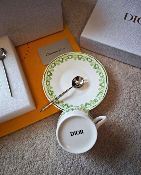 Набор посуды Dior