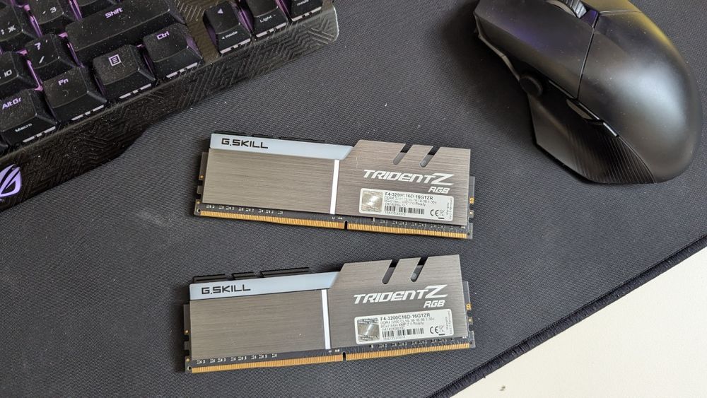 TRiDENT　「WINTER COLLECTION BOX」 gskill trident z - купити комплектуючі для ПК - Ціна на OLX.ua