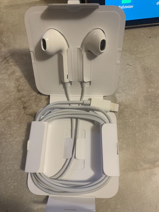 Наушники IPhone lightning