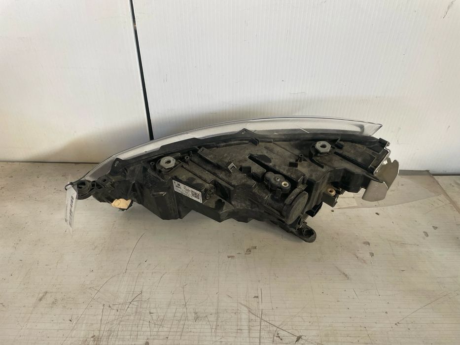 Ótica / farol direita SEAT Ibiza V (KJ1)