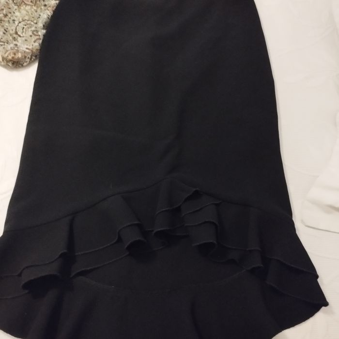 Saia espanhola preta toilette