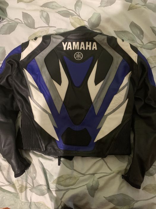 Продам мото комбинезон Yamaha
