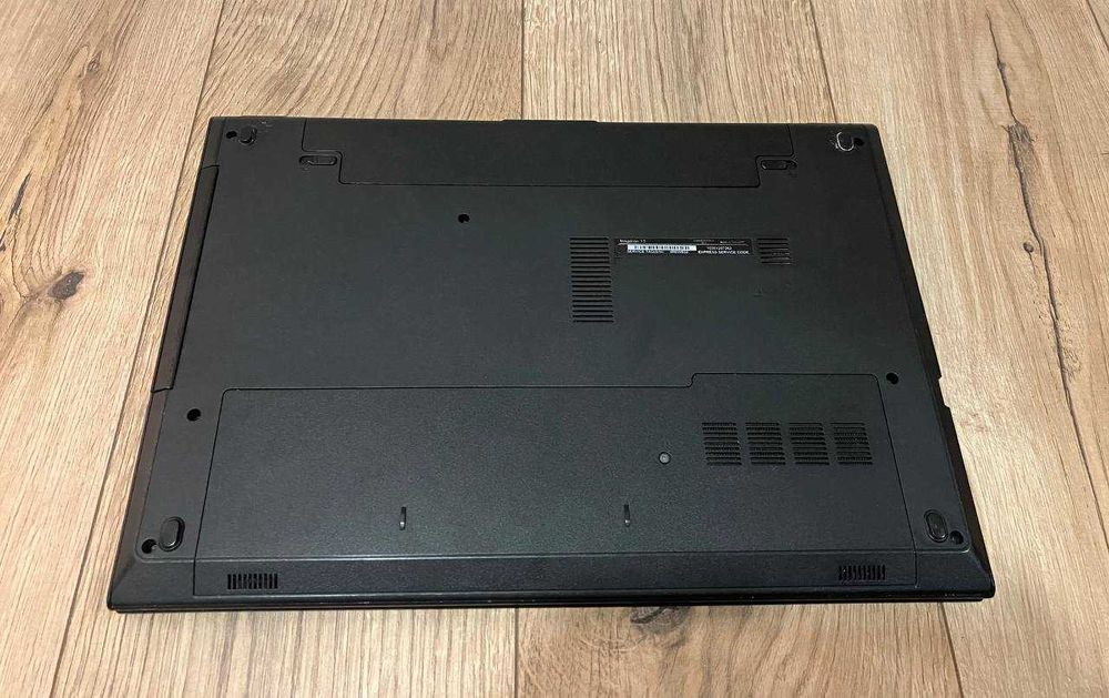 Ноутбук Dell Inspiron 15 3541 1.8-2.4 ГГц 4 ядра/video 2 gb/ram 4 gb