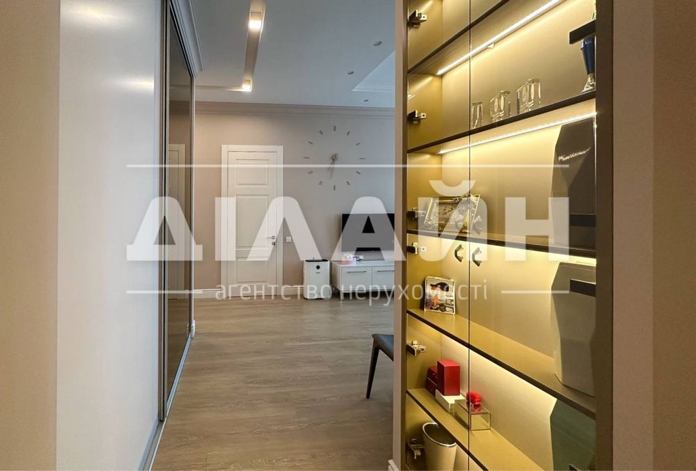 Дизайнерська  3х кімн квартира у закритому ЖК «Палладіо»