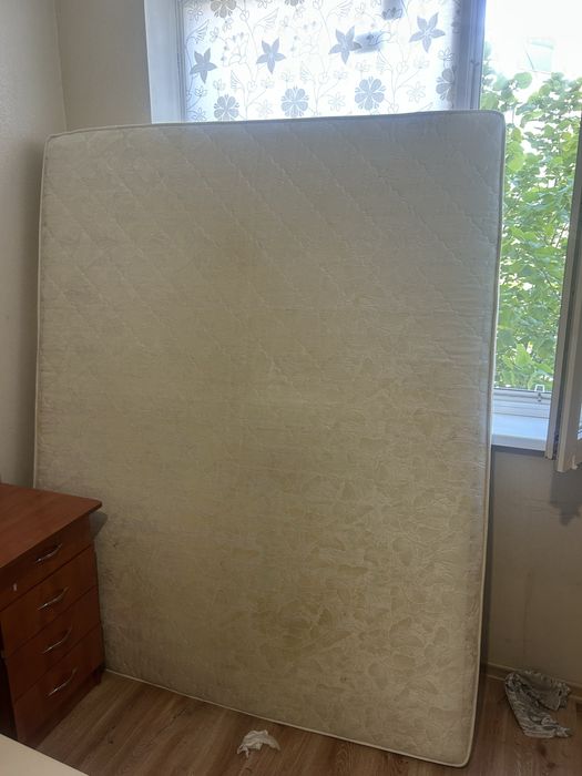 Продам Матрас 160/200 высота 25-30